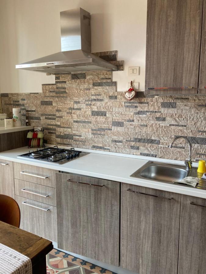 Casa Vacanza Sole Lago… Intra Luaran gambar